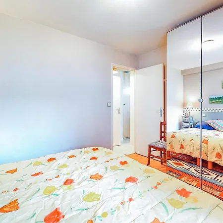 1 Bedroom In Saint-georges-de-didon Prázdninový dům