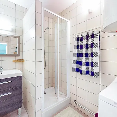 Prázdninový dům 1 Bedroom In Saint-georges-de-didon *