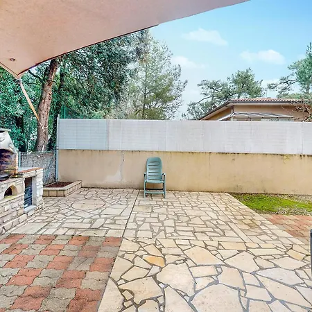 Nyaraló In Saint-georges-de-didon